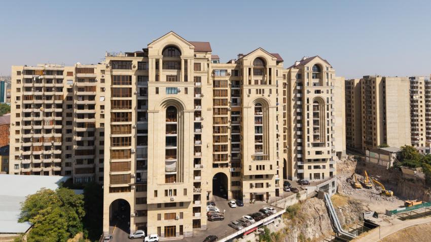 Գինու գործարանի հարող տարածքում բազմաբնակարան 2 և 7-10 մասնաշենքերի կառուցում